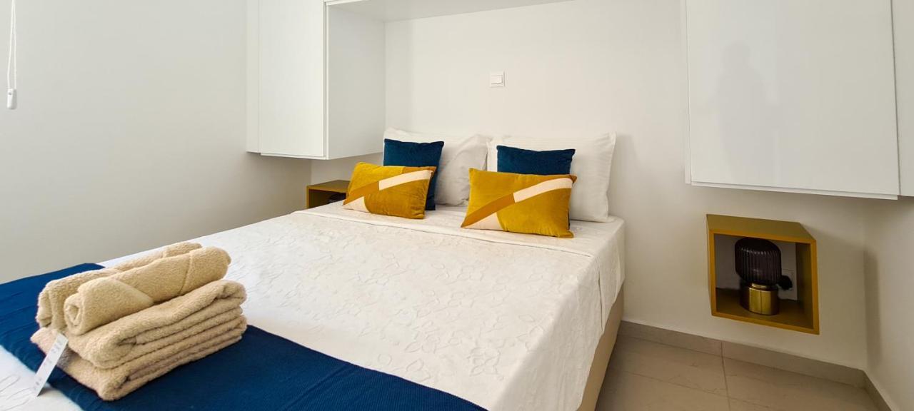 Phaedrus Living: Seaview Gold Flat Lighthouse 48 Apartment Paphos Bagian luar foto