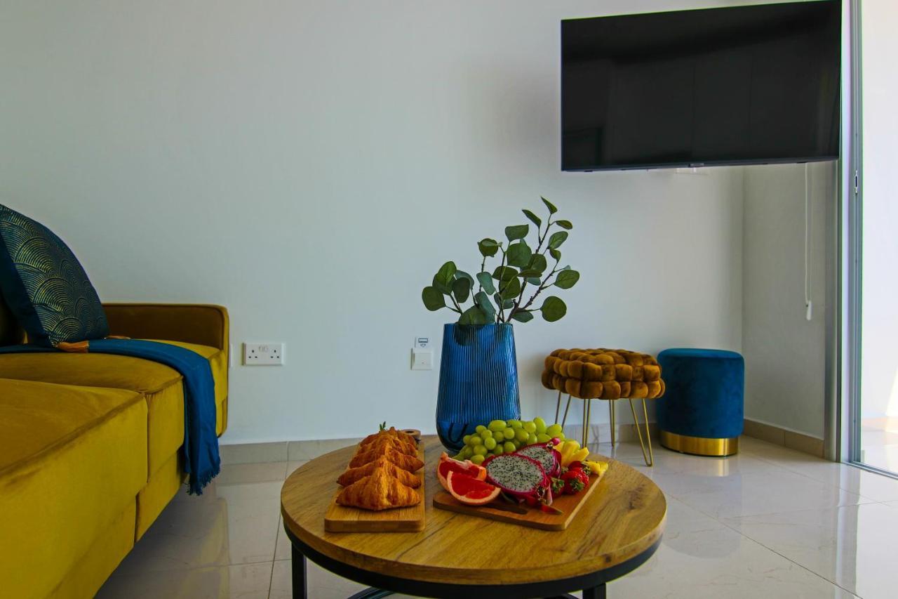 Phaedrus Living: Seaview Gold Flat Lighthouse 48 Apartment Paphos Bagian luar foto