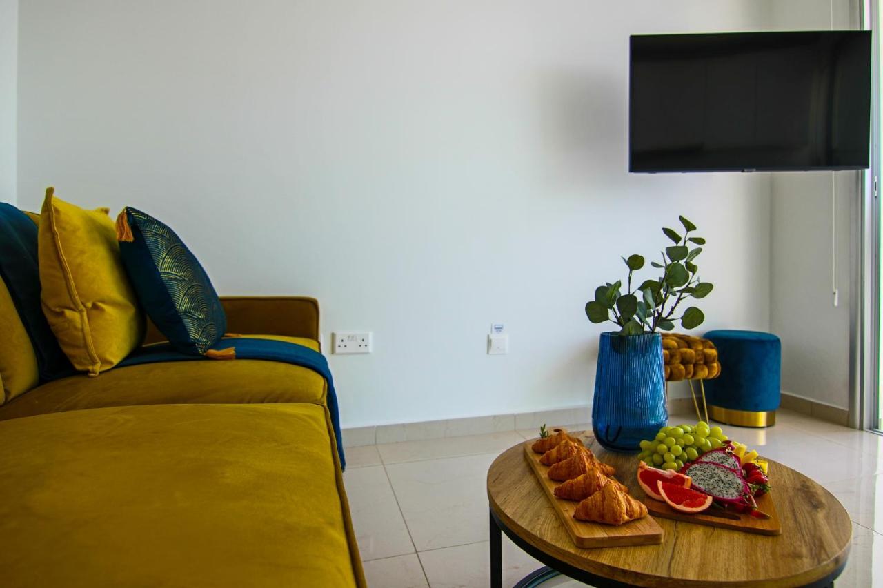Phaedrus Living: Seaview Gold Flat Lighthouse 48 Apartment Paphos Bagian luar foto